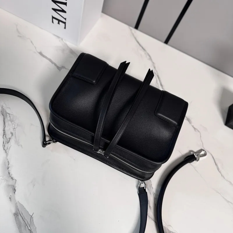 Loewe Amazona 180 Leather Handbag 24.5x10x18.5CM #A63850