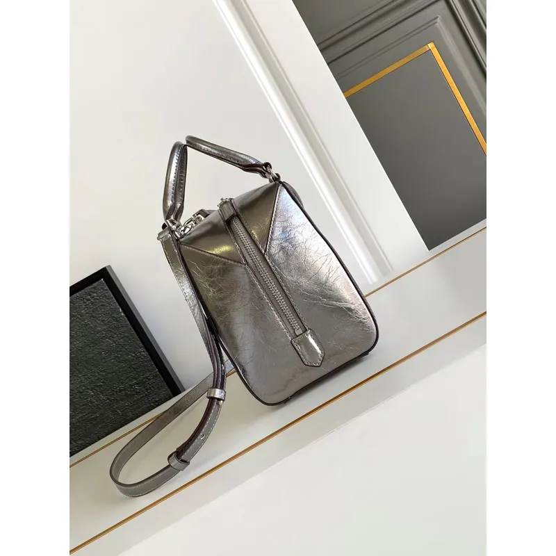 Elegant Givenchy Handbag Collection Showcasing Timeless Designs and Premium Craftsmanship #A52342