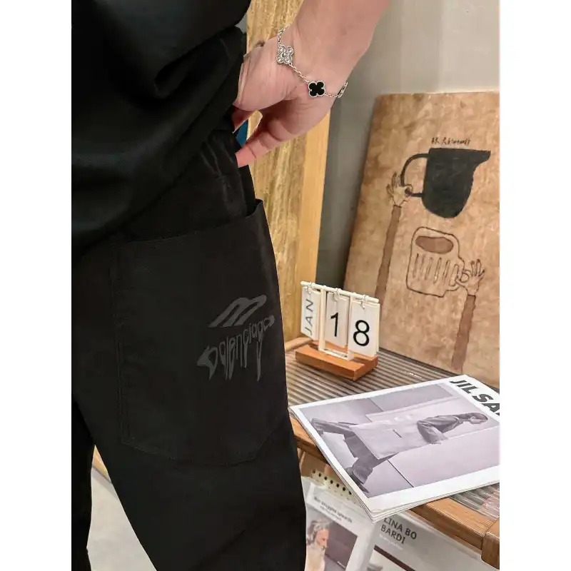 Balenciaga Pants for MEN #A60777