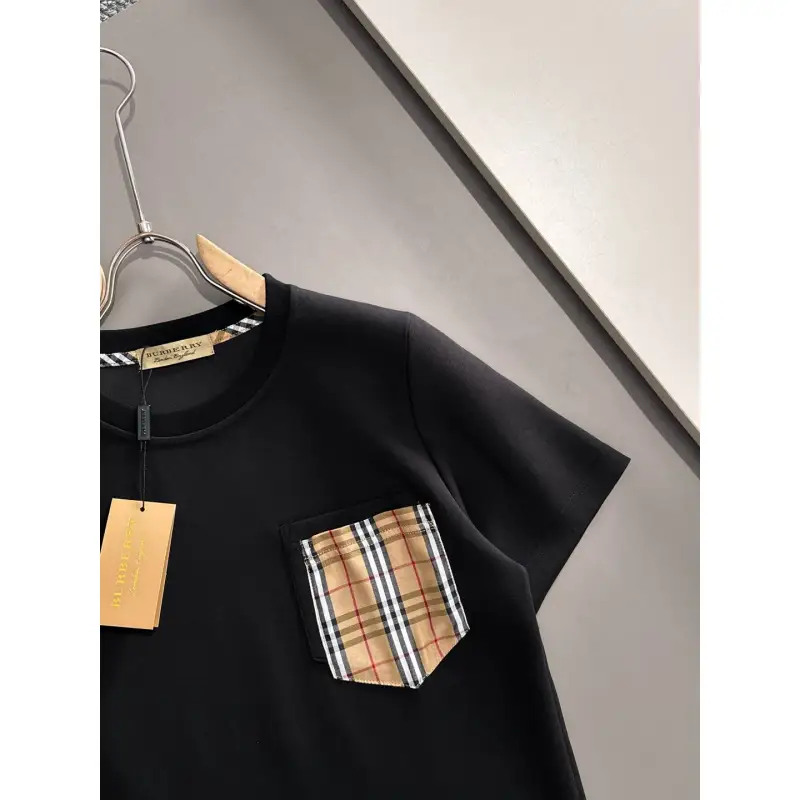 Burberry Tracksuits for Burberry Short Tracksuits for men #A53402