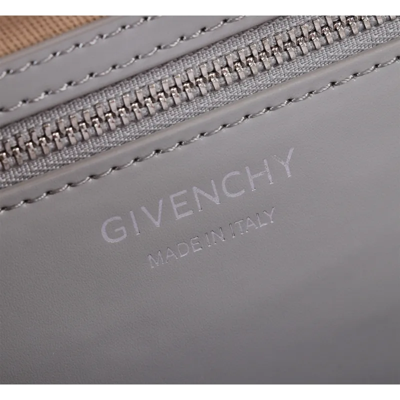 Givenchy Antigona Handbags In Sophisticated Shades For Timeless Luxury Looks #A52341