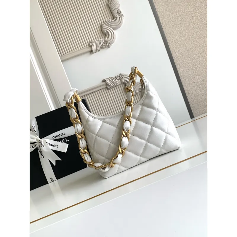 Chanel 4922 Quilted Mini Hobo Bag in Crinkled Lambskin Size 22.5x19.5x8.5CM #A62916