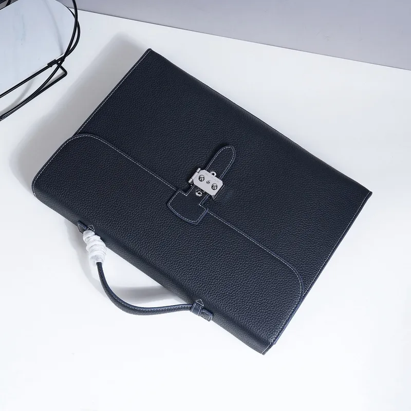 Hermes Leather Briefcase Collection: Timeless Design for the Discerning Professional size:39×29×6cm #A53668