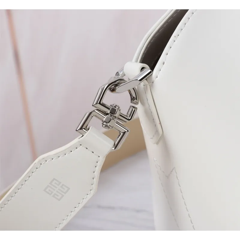 Givenchy Antigona Handbags In Sophisticated Shades For Timeless Luxury Looks #A52341