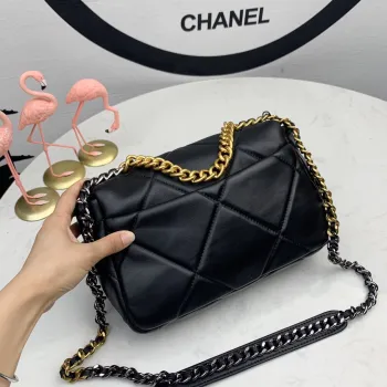 Chanel shoulder bags #99902462