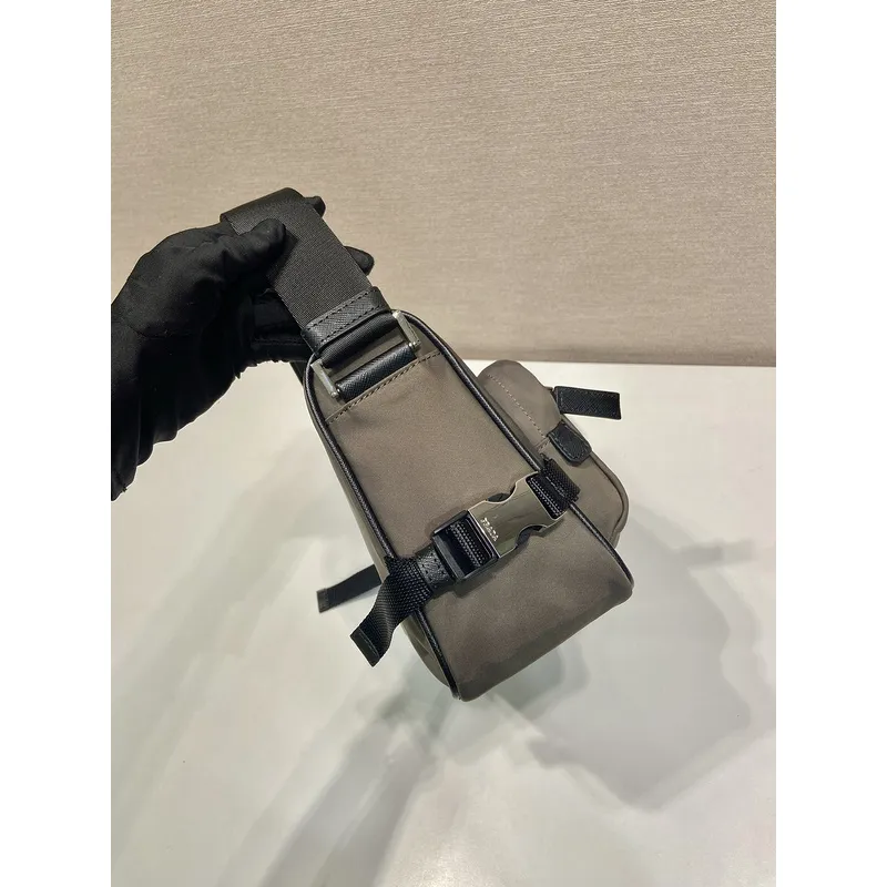 Prada Nylon Crossbody Bag: Iconic Design for Everyday Versatility size:28×17.5×10cm #A53543