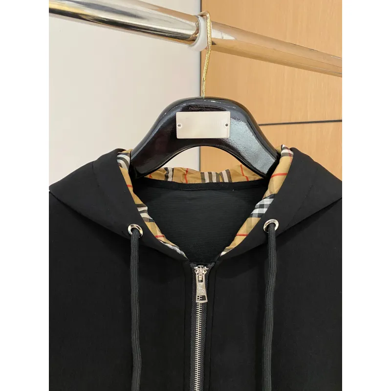 Burberry Tracksuits for Burberry Short Tracksuits for men #A60163