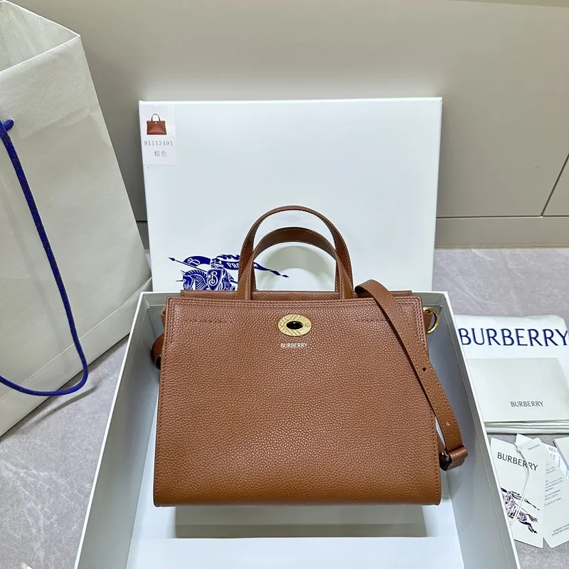 Burberry Timeless White Leather Handbag with Gold - Accented Lock and Dual Handles size:24×3×9cm #A54100