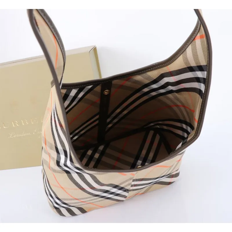 Womens Burberry Shoulder Bag for Everyday Use #A45668