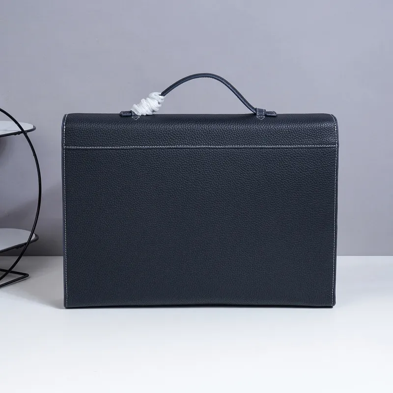 Hermes Leather Briefcase Collection: Timeless Design for the Discerning Professional size:39×29×6cm #A53668