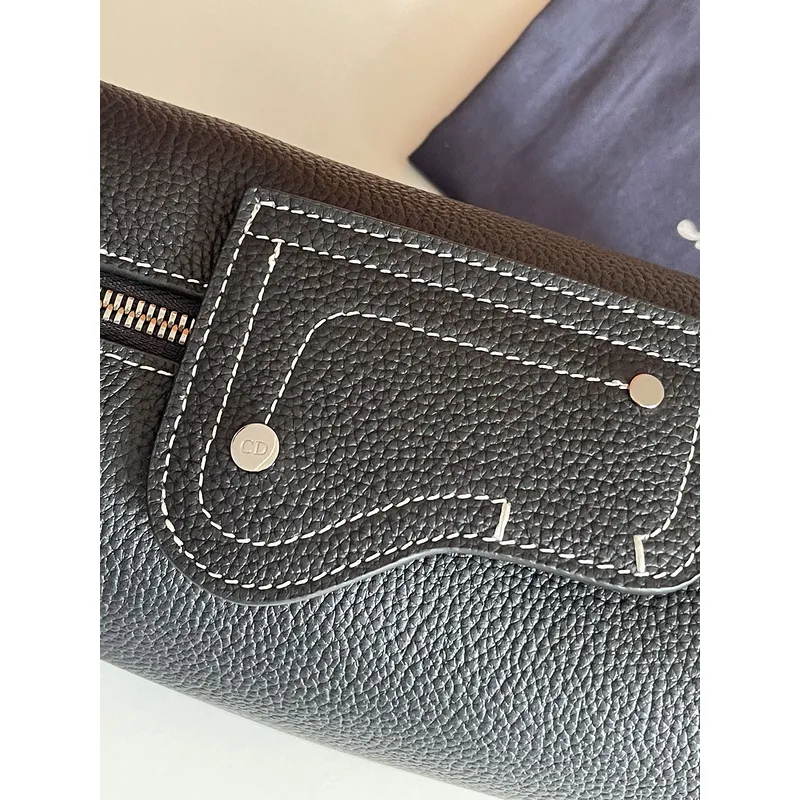 Sleek Black D-ior Leather Crossbody Bag for Timeless Everyday Elegance size:22×10×12cm #A54110 Sleek Black D-ior Leather Crossbody Bag for Timeless Everyday Elegance size:22×10×12cm #A54110
