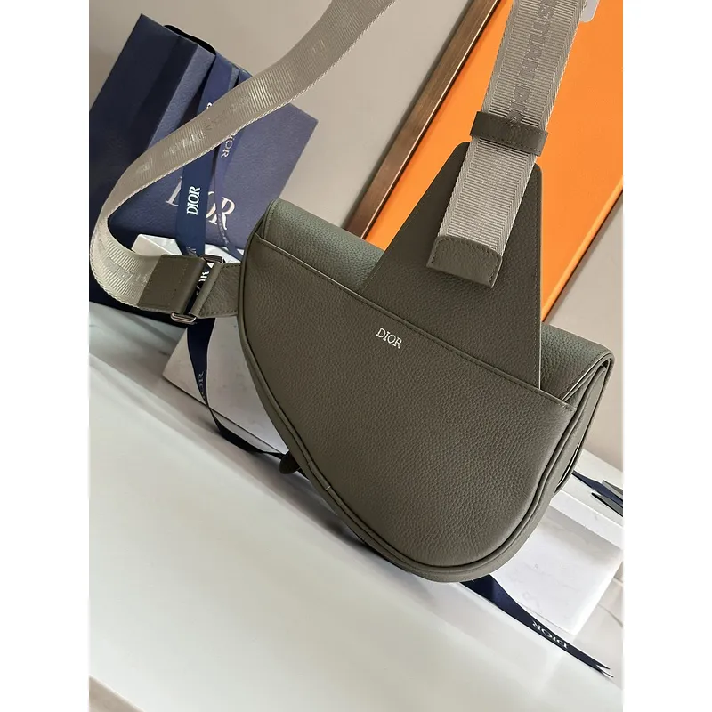 D-ior Saddle Belt Bag in Olive Green Leather With Signature Strap Design size:27×20×5cm #A54111 D-ior Saddle Belt Bag in Olive Green Leather With Signature Strap Design size:27×20×5cm #A54111