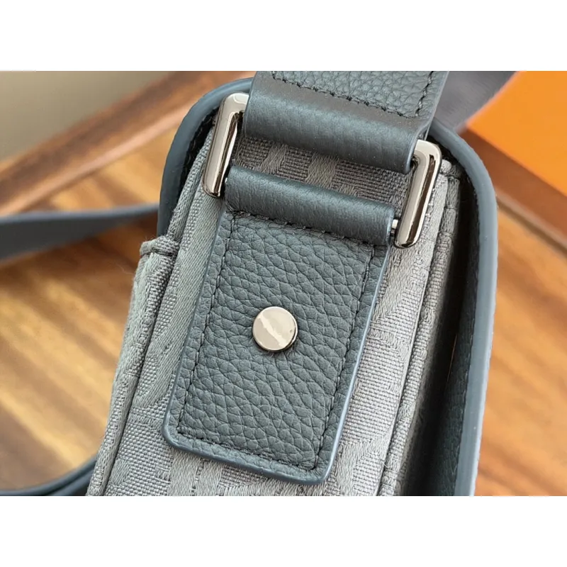 D-ior Saddle Messenger Bag – Anthracite Gray Oblique Jacquard & Grained Calfskin with Signature Aluminum Buckle #A59163