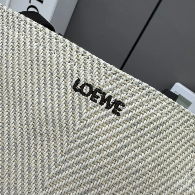 Loewe Bag Puzzle Fold Size:25.5*14.5*31.5cm #A48365 Loewe Bag Puzzle Fold Size:25.5*14.5*31.5cm #A48365
