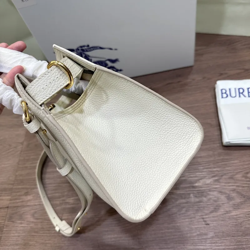 Burberry Timeless White Leather Handbag with Gold - Accented Lock and Dual Handles size:24×3×9cm #A54100