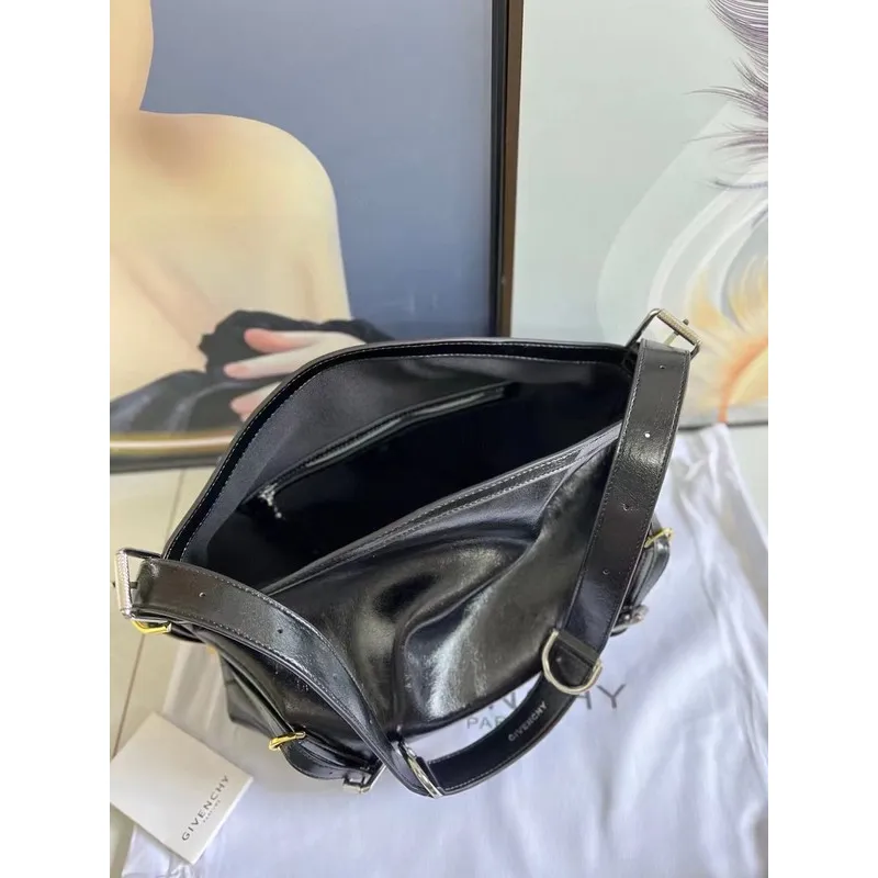 Givenchy Black Leather Shoulder Bag With Signature Hardware #A52355