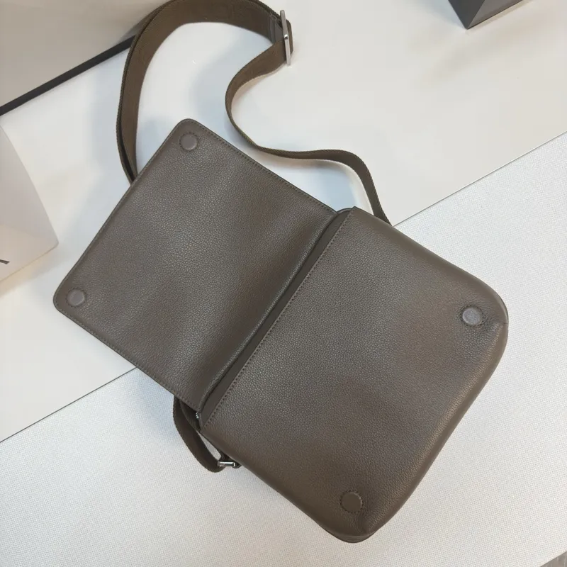 LOEWE Blue Leather Crossbody Bag With Minimalist Design And Adjustable Strap size:23×18×9cm #A54073