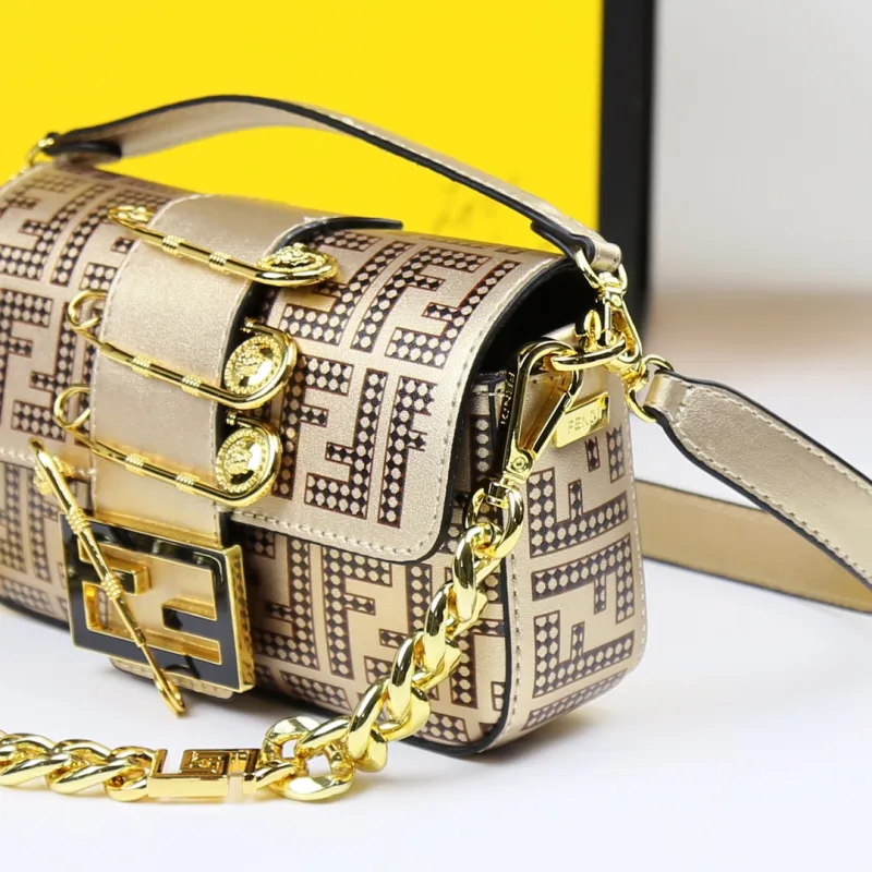 Fendi AAA+ Handbags #999926560 Fendi AAA+ Handbags #999926560