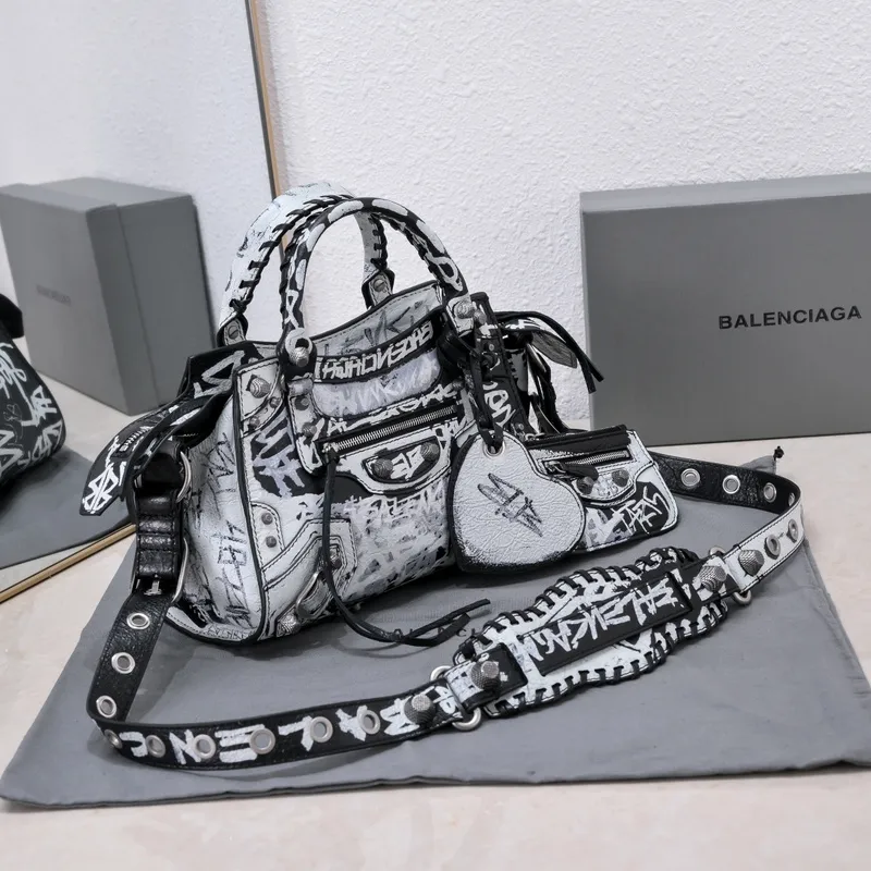 Good Quality Balenciaga Designer Bag - Edgy Graffiti Style #A46203 Good Quality Balenciaga Designer Bag - Edgy Graffiti Style #A46203