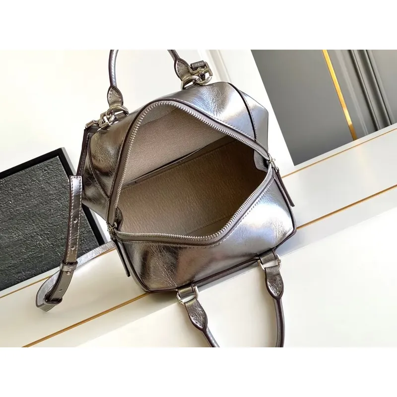 Elegant Givenchy Handbag Collection Showcasing Timeless Designs and Premium Craftsmanship #A52342