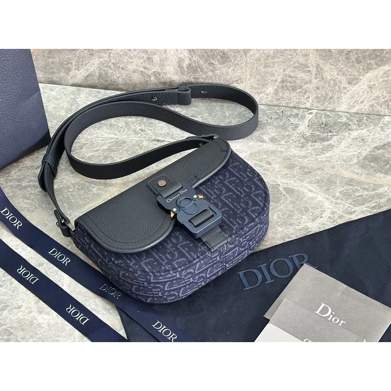 D-ior Blue Denim Oblique Pattern Crossbody Bag With Leather Accents size:19×13×4cm #A54113 D-ior Blue Denim Oblique Pattern Crossbody Bag With Leather Accents size:19×13×4cm #A54113