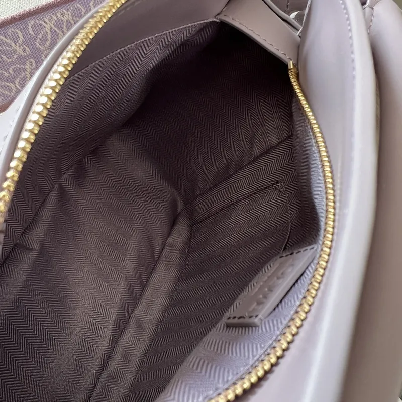 Loewe Puzzle Bag In Soft Lavender Leather With Branded Strap And Geometric Design #A50220