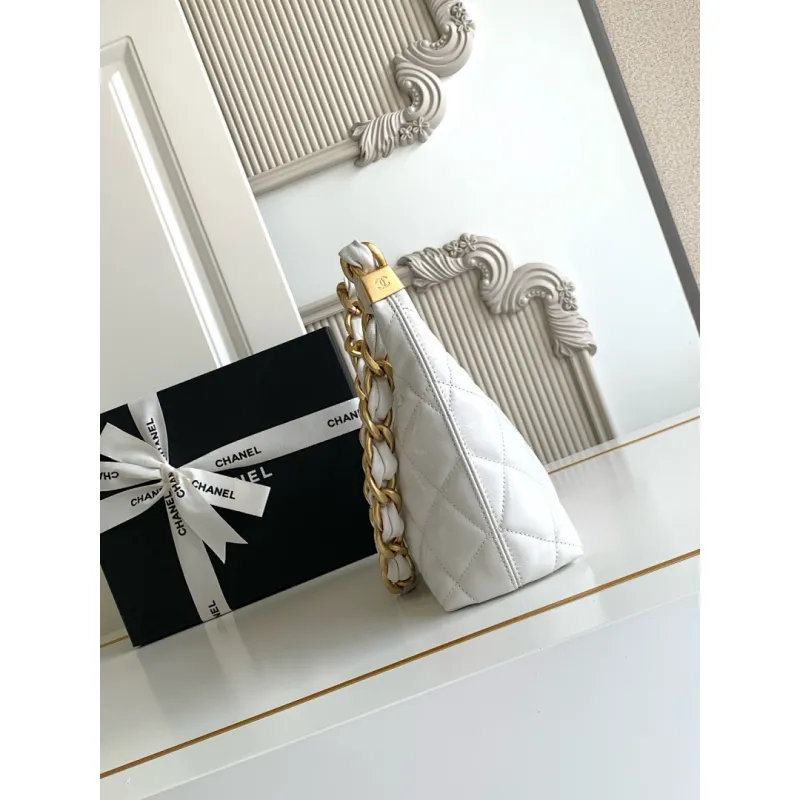 Chanel 4922 Quilted Mini Hobo Bag in Crinkled Lambskin Size 22.5x19.5x8.5CM #A62916