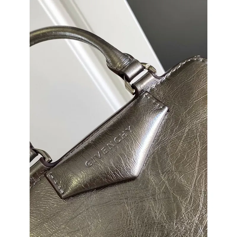 Elegant Givenchy Handbag Collection Showcasing Timeless Designs and Premium Craftsmanship #A52342