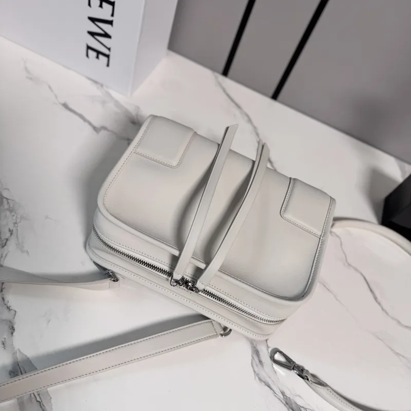 Loewe Amazona 180 Leather Handbag 24.5x10x18.5CM #A63850