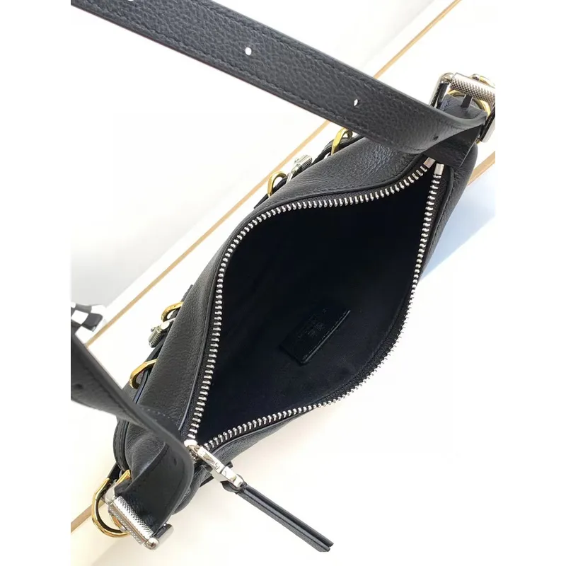 Givenchy Black Leather Shoulder Bags With Distinctive Metal Accents For Fashionistas #A52343