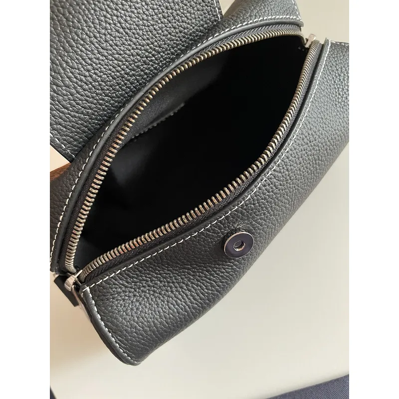 Sleek Black D-ior Leather Crossbody Bag for Timeless Everyday Elegance size:22×10×12cm #A54110 Sleek Black D-ior Leather Crossbody Bag for Timeless Everyday Elegance size:22×10×12cm #A54110