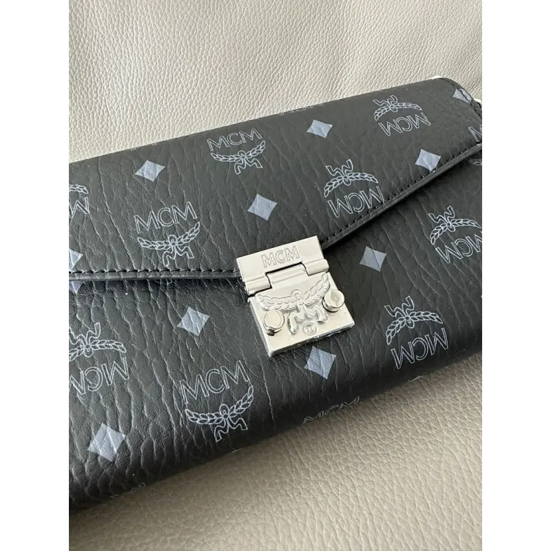 MCM Mini Crossbody Bag, Grid Pattern, Chain Strap, Style 65026 12.5 x 21.0 x 5.0cm #A61795