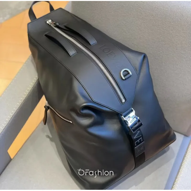 Loewe Black Leather Backpack With Distinctive Zipper And Branding For Modern Urban Style #A50064
