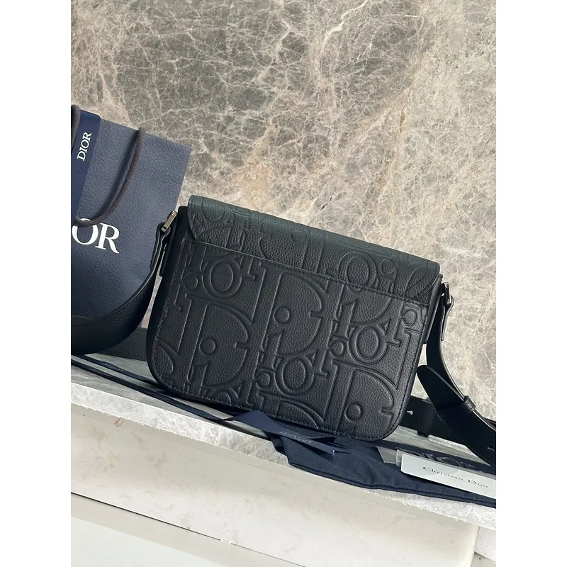 Black D-ior Messenger Bag With Embossed Patterns For Fashion Forward Looks size:23×18×6cm #A54116