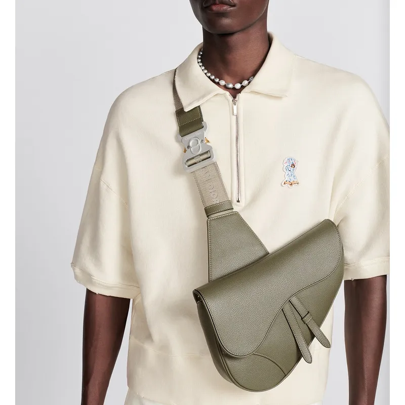 D-ior Saddle Belt Bag in Olive Green Leather With Signature Strap Design size:27×20×5cm #A54111 D-ior Saddle Belt Bag in Olive Green Leather With Signature Strap Design size:27×20×5cm #A54111