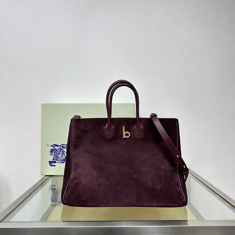 Burberry Handbags in Diverse Textures and Colors for Sophisticated Style size:30×13×24cm #A53907 Burberry Handbags in Diverse Textures and Colors for Sophisticated Style size:30×13×24cm #A53907