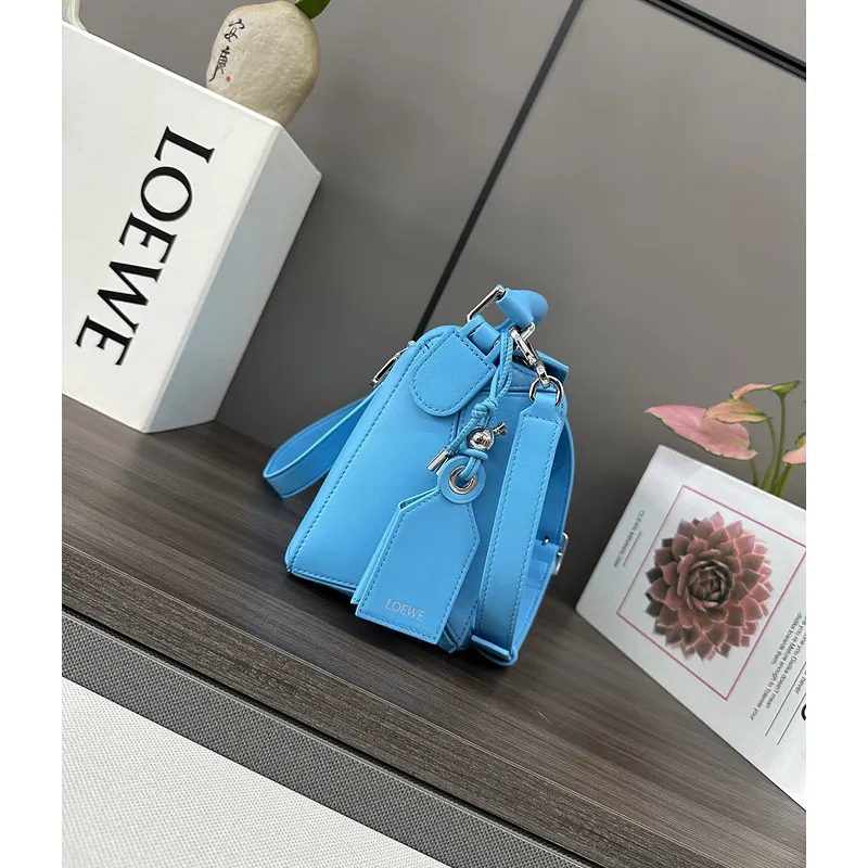 Stunning Loewe Puzzle Bag In Vibrant Blue Showcasing Iconic Geometric Craftsmanship #A50416