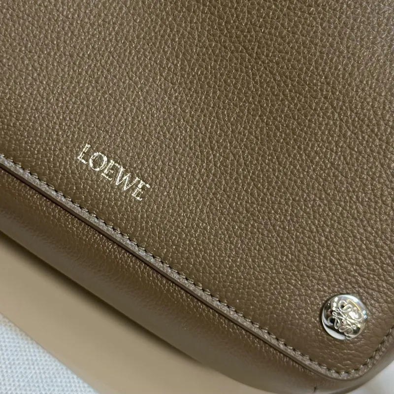 LOEWE Blue Leather Crossbody Bag With Minimalist Design And Adjustable Strap size:23×18×9cm #A54073