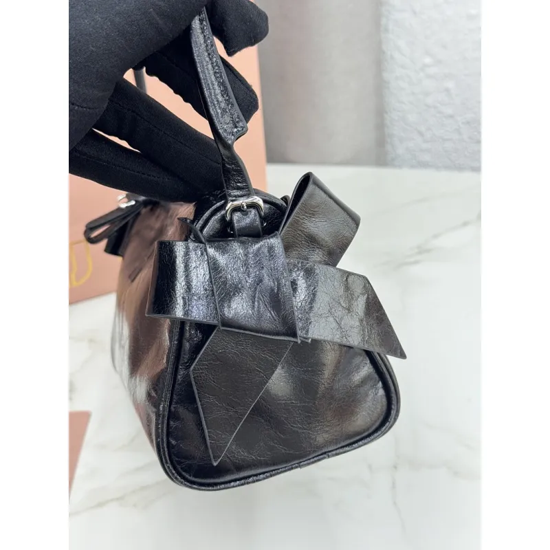 Miu Miu Ribbon Oil-Wax Leather Shoulder Bag 21×12.5×9.5cm #A65026