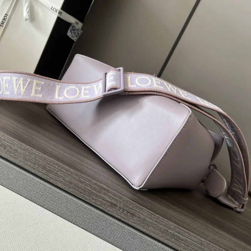 Loewe Puzzle Bag In Soft Lavender Leather With Branded Strap And Geometric Design #A50220