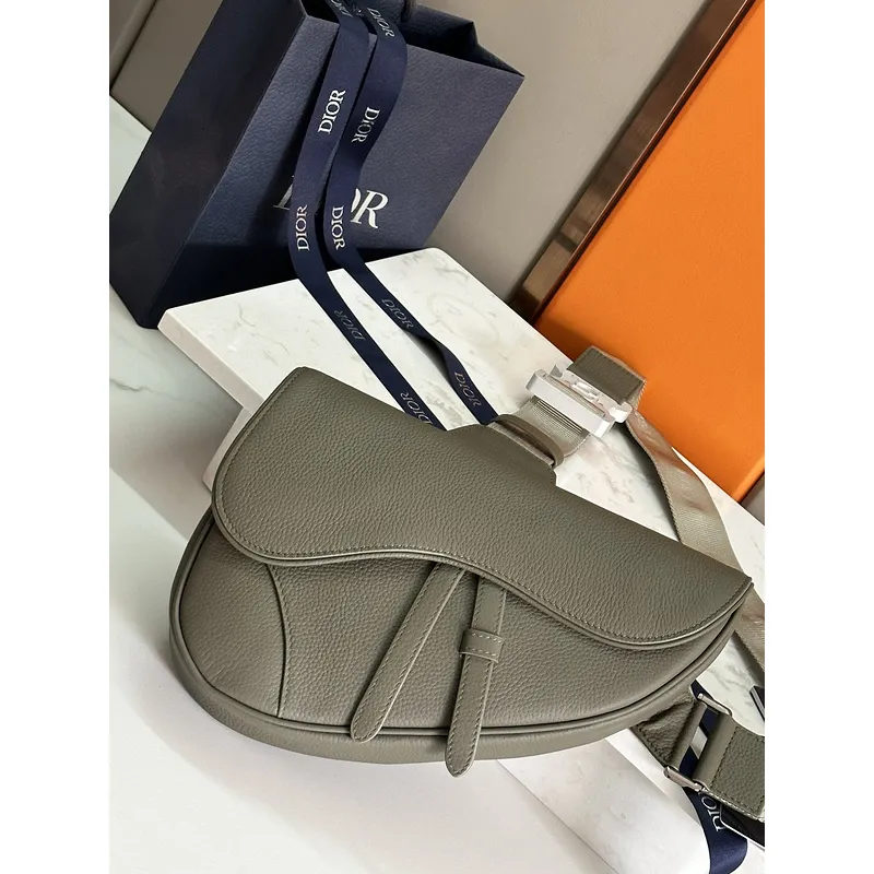 D-ior Saddle Belt Bag in Olive Green Leather With Signature Strap Design size:27×20×5cm #A54111 D-ior Saddle Belt Bag in Olive Green Leather With Signature Strap Design size:27×20×5cm #A54111