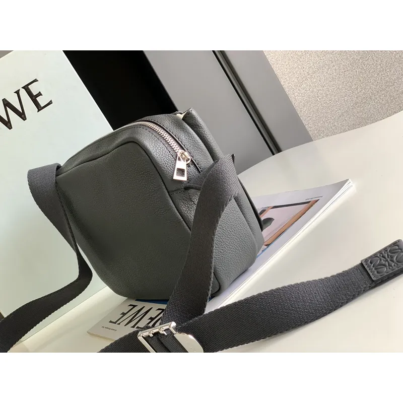 Loewe Bag Military Messenger Size:24*17.5*11cm #A49112