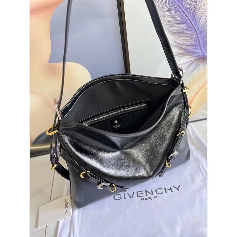 Givenchy Black Leather Shoulder Bag With Signature Hardware #A52355