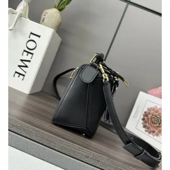 Loewe Black Leather Puzzle Bag With Geometric Design And Adjustable Strap For Modern Chic #A50043