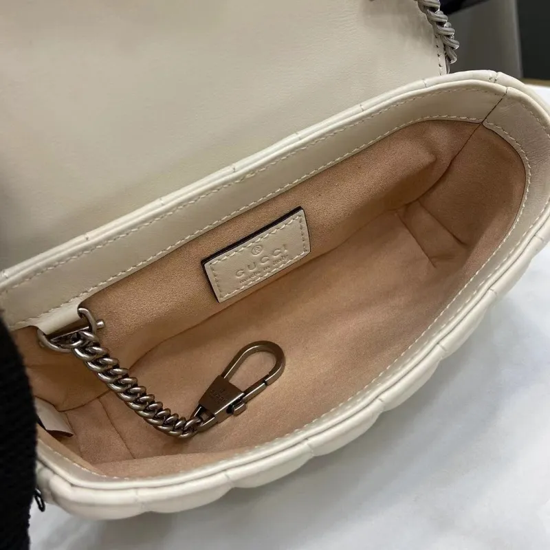 Gucci GG Marmont Matelassé Leather Mini Shoulder Bag 16.5×10.2×5.1cm #A65033