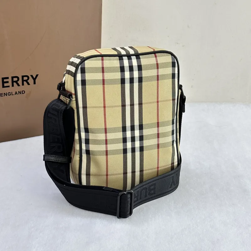 Burberry Vintage Check Crossbody Bag With Adjustable Strap For Classic Style size:16×4×20cm #A54099