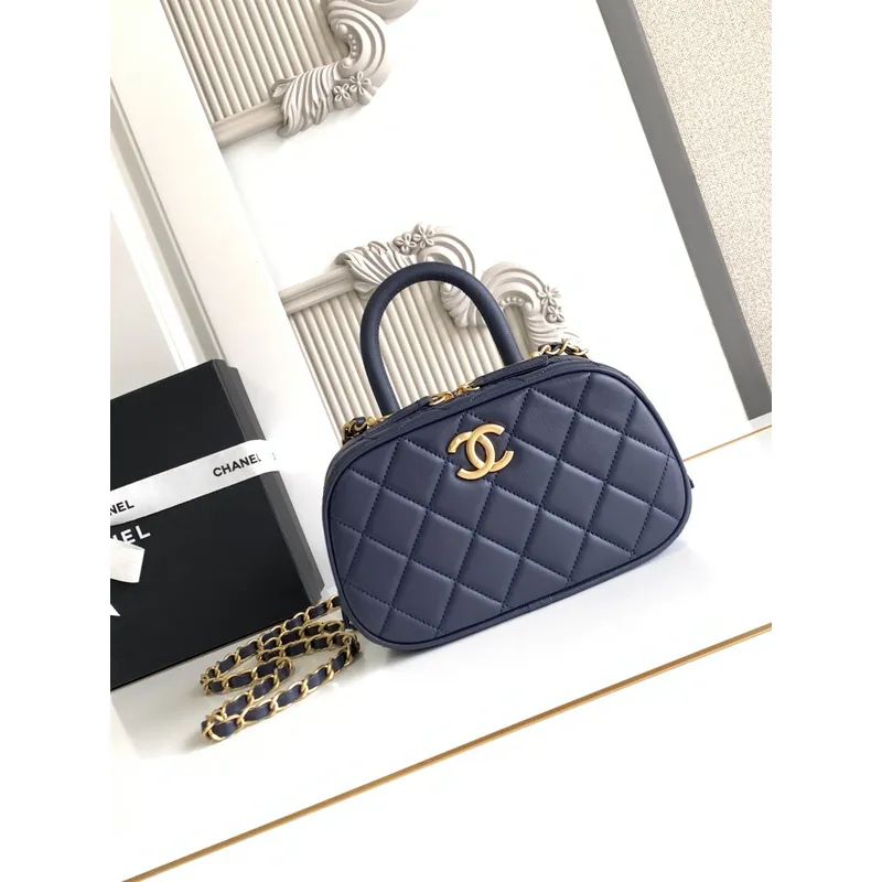 Chanel Quilted Handbag With Gold Chain And CC Logo A Timeless Fashion Piece size:11×20×8cm #A54380