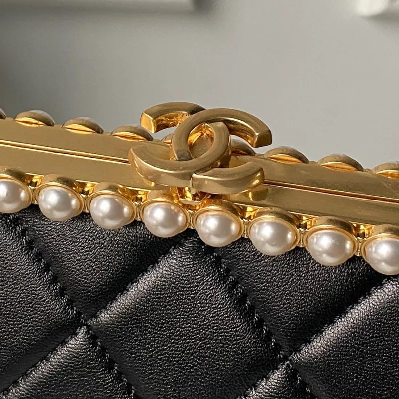 Chanel AS5912 Lambskin Pearl Trim Evening Bag 10×20×7cm #A64997 Chanel AS5912 Lambskin Pearl Trim Evening Bag 10×20×7cm #A64997