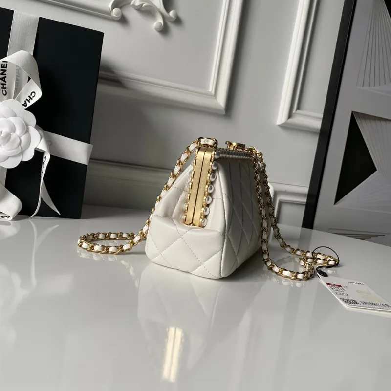 Chanel AS5912 Lambskin Pearl Trim Evening Bag 10×20×7cm #A64997 Chanel AS5912 Lambskin Pearl Trim Evening Bag 10×20×7cm #A64997