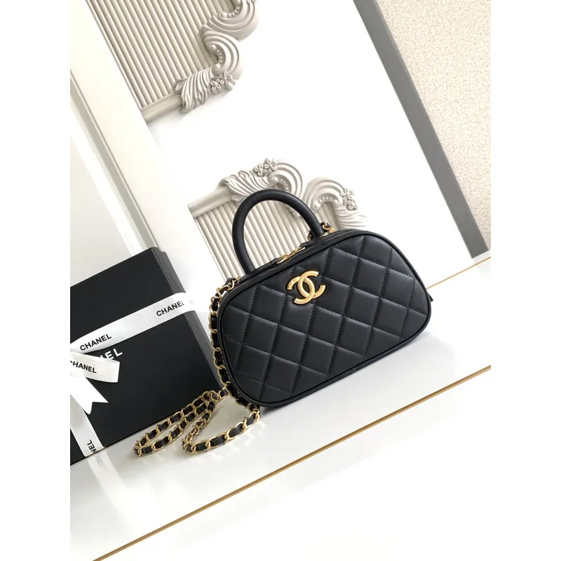 Chanel Quilted Handbag With Gold Chain And CC Logo A Timeless Fashion Piece size:11×20×8cm #A54380